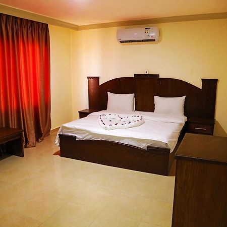 עקבה Jordan Flower Hotel מראה חיצוני תמונה
